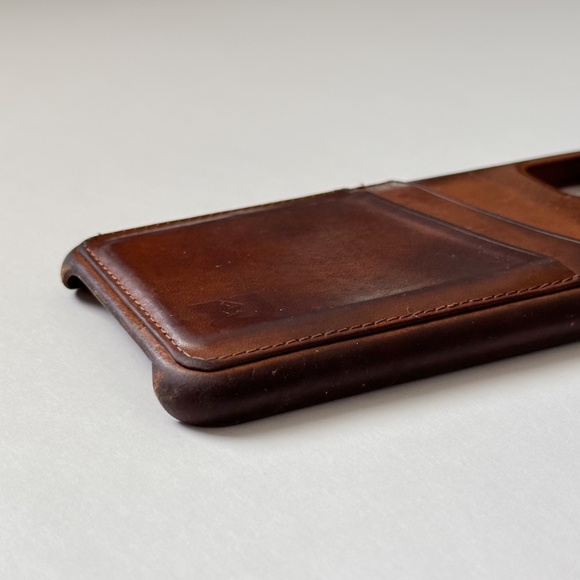 The Ridge Leather Apple iPhone XR Case - Picture 9 of 10